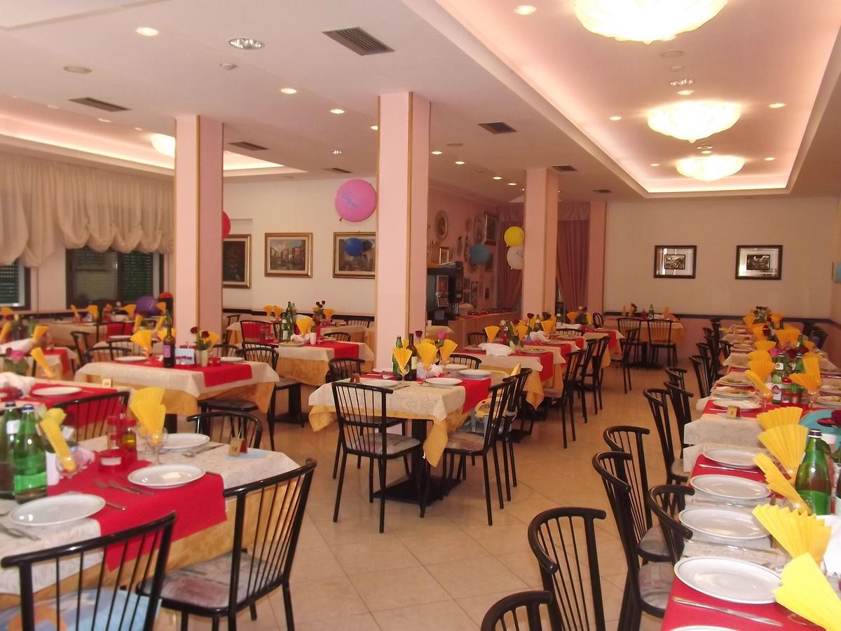 Hotel Ristoro Bellaria-Igea Marina Exterior foto